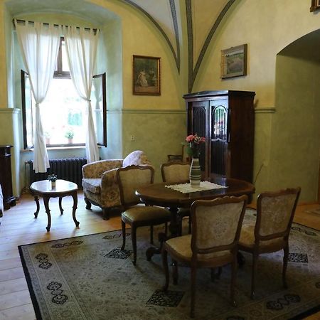 Historicke Apartmany Zelenohorska Posta Nepomuk Luaran gambar