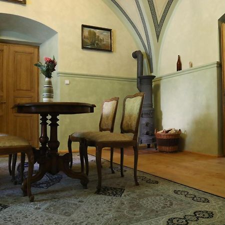 Historicke Apartmany Zelenohorska Posta Nepomuk Luaran gambar