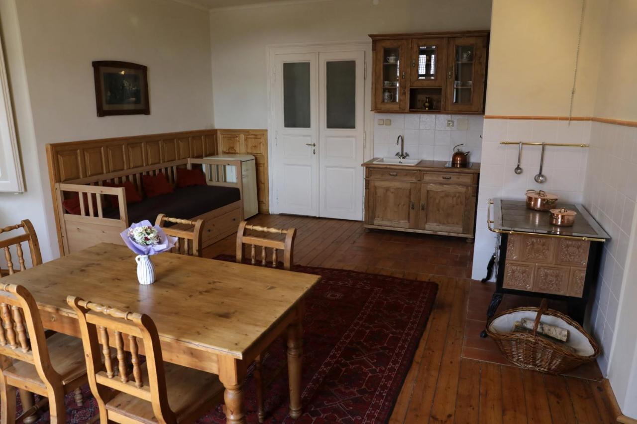 Historicke Apartmany Zelenohorska Posta Nepomuk Luaran gambar