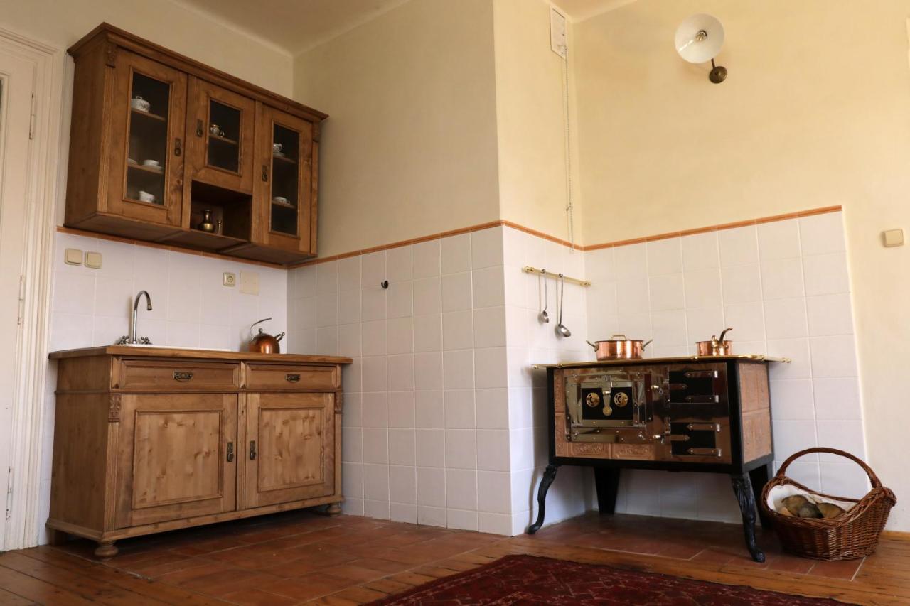 Historicke Apartmany Zelenohorska Posta Nepomuk Luaran gambar